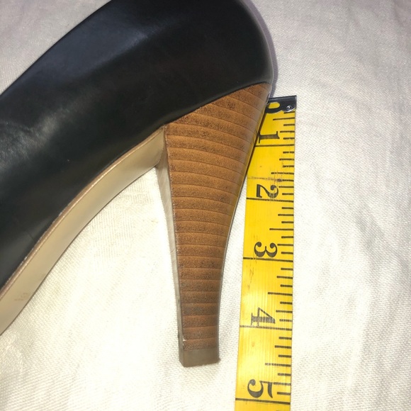 Nine West 9M Black Leather High Heel Peek Toe Pump - Picture 3 of 8
